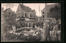 CPA Aubigny-sur-Nère, Grandes Fetes Franco-Ecossaises - Cortege Historique Du 15 Aout 1931- Place Des Halles  - Autres & Non Classés