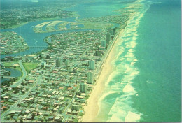 31-5-2024 (6 Z 38) Australia - City Of Surfers Paradise In Gold Coast (2 Postcards) - Gold Coast