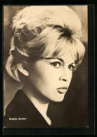 AK Schauspielerin Brigitte Bardot In Einem Ihrer Filme  - Acteurs