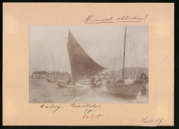Fotografie Brück & Sohn Meissen, Ansicht Misdroy, Segelschiffe Am Strand Mit Seesteeg  - Lieux