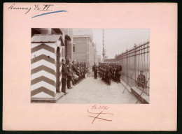 Fotografie Brück & Sohn Meissen, Ansicht Kamenz I. Sa., Aufziehen Der Wache Des 13. Infanterie-Regiments 178, Uniform  - Lieux