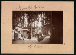 Fotografie Brück & Sohn Meissen, Ansicht Marienbad, Kurgäste Auf Dem Weg Zum Cafe Egerländer, Schuhwarenlager  - Lieux