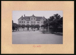 Fotografie Brück & Sohn Meissen, Ansicht Kamenz I. Sa., Blick Auf Die Schule Mit Lessing-Denkmal  - Lieux