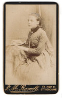 Photo J. M. Ramell, Sittingbourne, 34 High St., Portrait Hübsches Fräulein Im Prachtvollen Kleid  - Personnes Anonymes