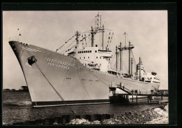 AK Handelsschiff Traditionsschiff Typ Frieden Im Hafen  - Koopvaardij