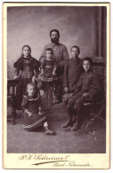Fotografie P. F. Schreiner, Bad-Neuenahr, Stolzer Vater Mit Seinen Fünf Kindern  - Personnes Anonymes