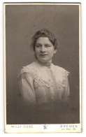 Fotografie Willy Dose, Bremen, Frau Anna Sohlmann, 1902  - Anonymous Persons