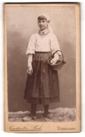 Fotografie Constantin Luck, Düsseldorf, Mädchen Elsbeth Deiters Mit Körbchen Und Haube, 1895  - Personnes Anonymes