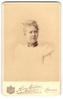 Fotografie Alex. Möhlen, Hannover, Junge Frau M. Groning Im Hellen Kleid, 1899  - Personnes Anonymes