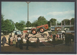 Hungarian Tractor "Dutra FVV 2" At Budapest International Fair. - Camions & Poids Lourds