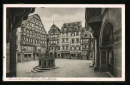 AK Berncastel A. D. Mosel, Marktplatz Mit Geschäften Und Denkmal  - Sonstige & Ohne Zuordnung