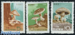 Korea, North 1968 Mushrooms 3v, Mint NH, Nature - Mushrooms - Mushrooms