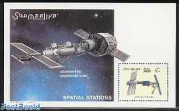Somalia 2002 Space Station S/s, Mint NH, Transport - Space Exploration - Somalie (1960-...)