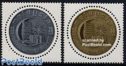Malaysia 1971 Central Bank 2v, Mint NH, Various - Banking And Insurance - Round-shaped Stamps - Andere & Zonder Classificatie