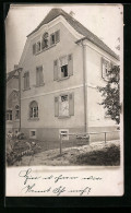 Foto-AK Neckarsulm, Wohnhaus Mit Fensterläden Und Herausschauenden Bewohnerinnen  - Neckarsulm