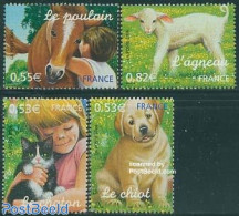 France 2006 Young Domestic Animals 4v, Mint NH, Nature - Animals (others & Mixed) - Cats - Cattle - Dogs - Horses - Ongebruikt