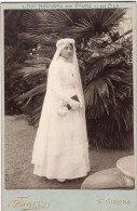 Grande Photo CDV D'une Jeune Fille élégante Posant Dans Un Jardin A St-Girons ( Ariège ) - Oud (voor 1900)