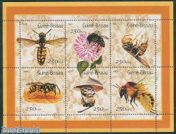 Guinea Bissau 2001 Bees 6v M/s, Mint NH, Nature - Bees - Flowers & Plants - Insects - Guinée-Bissau