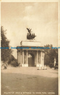 R663231 London. Wellington Arch And Entrance To Green Park - Monde
