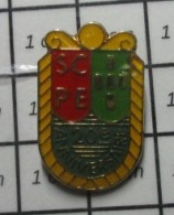 712E Pin's Pins / Beau Et Rare / SPORTS / FOOTBALL CLUB PORTUGAIS SCPE 20e ANNIVERSAIRE - Calcio