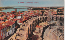 13 ARLES LES ARENES - Arles