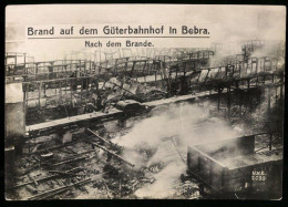 Fotografie Unbekannter Fotograf, Ansicht Bebra, Ausgebrannte Eisenbahn-Waggons Auf Dem Güterbahnhof  - Lieux