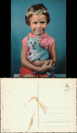 Ansichtskarte  Menschen Soziales Leben & Kinder: Kind Mädchen Mit Katze 1960 - Portraits