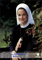 CPA Schauspielerin Helen Zellweger, Portrait, Autogramm, ARD, Serie Um Himmels Willen, Als Nonne - Acteurs