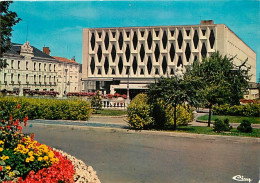 79 - Parthenay - Le Palais Des Congrès - Le Grand Hôtel Et L'Hôtel De La Meilleraye - Fleurs - Carte Neuve - CPM - Voir  - Parthenay
