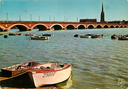 33 - Bordeaux - Le Pont De Pierre (1811 1829) Sur La Garonne. Dix-fept Arches En Pierre Poui 500 Mètres De Long - CPM -  - Bordeaux