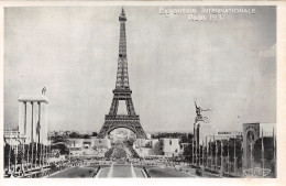 75-PARIS LA TOUR EIFFEL-N°T5203-H/0039 - Tour Eiffel