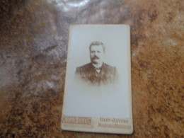 CDV  Carte Photo  Antique  /  Kabinetfoto  /  CDV Photo Card { 6,3 Cm X 10,3 Cm } - Anciennes (Av. 1900)