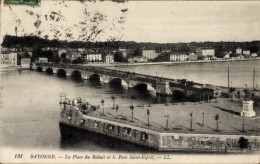CPA Bayonne Pyrénées Atlantiques, Place De Reduit, Pont Saint-Esprit - Andere & Zonder Classificatie