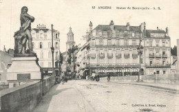 ANGERS : STATUE DE DEAUREPAIRE - Angers