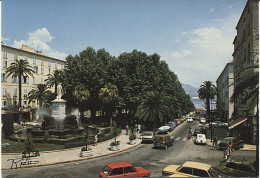 X123983 CORSE DU SUD AJACCIO PLACE FOCH AVEC UNE VOITURE AUTOMOBILE RENAULT 4 L 4L ET UNE AUTOBIANCHI - Ajaccio