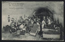 CPA Epernay, Au Pays Du Champagne, Maison Moet & Chandon, Chantiers De Dégorgement  - Epernay