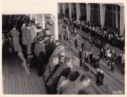 LENINGRAD URSS LORS D'UNE CROISIERE EN URSS EN 1955 A BORD DU M/S BATORY GRANDE PHOTO ORIGINALE 24 X 18 CM R1 - Schiffe