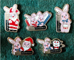 5 PIN'S " DURACEL " LAPIN PÈRE NOËL SKI TAMBOUR _DP10 - Animals