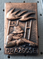 Battle Of DRAZGOSE World War II. Partisan With Rifle  Slovenia Ex Yugoslavia Pin - Militair & Leger