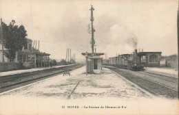 BOVES - La Station De Chemin De Fer. - Stazioni Con Treni