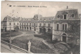 LIMOGES Ecole Normale De Filles ( Feuillets Qui Commence à Se Détacher) - Limoges