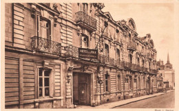 FRANCE - Saumur - Vue Sur L'hôtel De La Paix - Rue Dacier - Vue Panoramique - Carte Postale Ancienne - Saumur