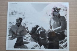 Original Photo Press 18x23cm C Chandler & R Cormack 1976 American Bicentennial Everest Expedition Climbing Himalaya - Sport