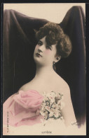 Foto-AK Atelier Reutlinger, Paris, Schauspielerin Lutèce Im Halbprofil  - Photographs