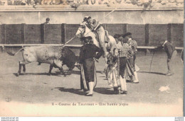 COURSE DE TAUREAUX UNE BONNE PIQUE - Stierkampf