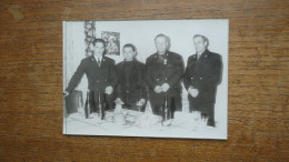 Les Abrets Où Environs : Isère , (années 50-60) Pot Pour Une Remise De Médaille à La S.N.C.F. ( Photo 18 X 13 Cm ) - Lieux