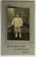 CDV Portrait Jeune Fille - Famille Bougouin à Massérac ? - Photographe E. Chapeleau Nantes - Photo-scolaire - Anonyme Personen