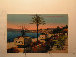 Cannes - Le Mont Chevalier Vu De La Croisette - Cannes