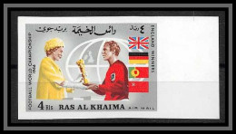 Ras Al Khaima - 590 N°155 Queen Elisabeth Bobby Moore Rimet World Cup Football Soccer 1966 Non Dentelé ** MNH Imperf - 1966 – Inghilterra