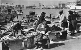 P-24-Mi-Is-2905 : MARSEILLE. LE VIEUX PORT. LES PESCADOUX - Vecchio Porto (Vieux-Port), Saint Victor, Le Panier